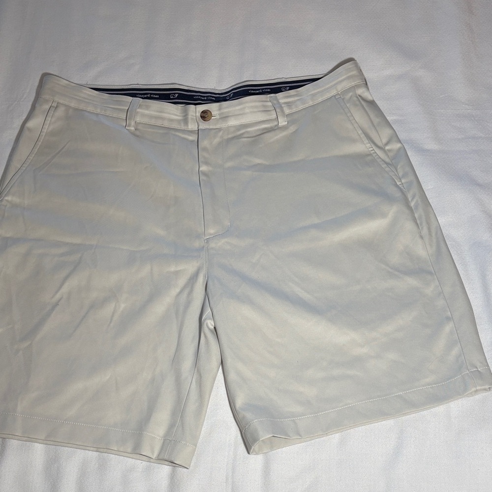 Vineyard Vines Light Cream Flat Front Shorts